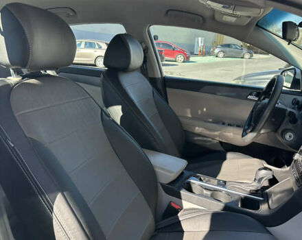 Хендай Соната 2016 в Львове на Automoto.ua Белый Хендай Соната, объемом двигателя 2.4 л и пробегом 123 тыс. км за 10999 $, фото 3 на Automoto.ua