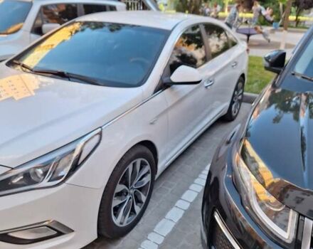 Белый Хендай Соната, объемом двигателя 2 л и пробегом 86 тыс. км за 12900 $, фото 2 на Automoto.ua