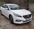 Белый Хендай Соната, объемом двигателя 2 л и пробегом 214 тыс. км за 8600 $, фото 1 на Automoto.ua