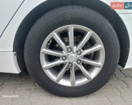 Белый Хендай Соната, объемом двигателя 2.36 л и пробегом 115 тыс. км за 10700 $, фото 12 на Automoto.ua