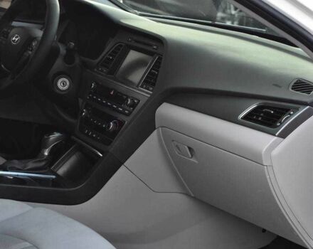 Белый Хендай Соната, объемом двигателя 2.4 л и пробегом 165 тыс. км за 9650 $, фото 9 на Automoto.ua