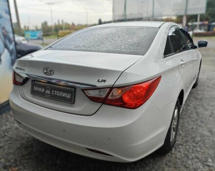 Хендай Соната 2016 в Киеве на Automoto.ua Белый Хендай Соната, объемом двигателя 2 л и пробегом 338 тыс. км за 7800 $, фото 7 на Automoto.ua