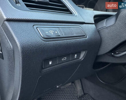 Білий Хендай Соната, об'ємом двигуна 2 л та пробігом 161 тис. км за 9999 $, фото 28 на Automoto.ua