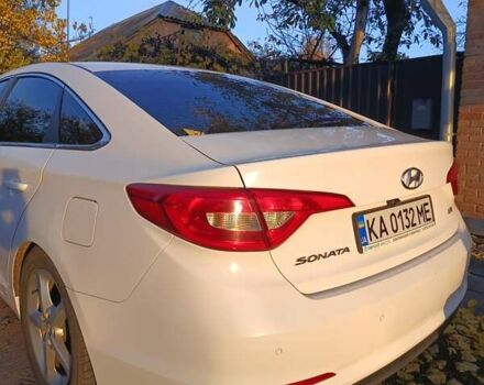 Белый Хендай Соната, объемом двигателя 2 л и пробегом 420 тыс. км за 9500 $, фото 1 на Automoto.ua