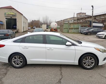 Белый Хендай Соната, объемом двигателя 2.4 л и пробегом 152 тыс. км за 10200 $, фото 2 на Automoto.ua