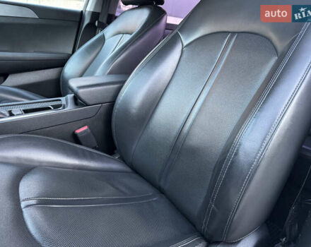 Білий Хендай Соната, об'ємом двигуна 2 л та пробігом 161 тис. км за 9999 $, фото 27 на Automoto.ua