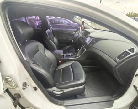 Білий Хендай Соната, об'ємом двигуна 2 л та пробігом 338 тис. км за 8500 $, фото 13 на Automoto.ua