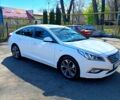 Белый Хендай Соната, объемом двигателя 2 л и пробегом 270 тыс. км за 12000 $, фото 3 на Automoto.ua
