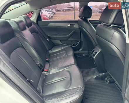 Белый Хендай Соната, объемом двигателя 2 л и пробегом 355 тыс. км за 9900 $, фото 32 на Automoto.ua