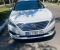 Белый Хендай Соната, объемом двигателя 2.36 л и пробегом 133 тыс. км за 11000 $, фото 1 на Automoto.ua