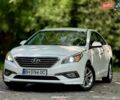 Белый Хендай Соната, объемом двигателя 2 л и пробегом 225 тыс. км за 12500 $, фото 1 на Automoto.ua