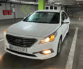 Белый Хендай Соната, объемом двигателя 2 л и пробегом 257 тыс. км за 9500 $, фото 1 на Automoto.ua