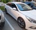 Белый Хендай Соната, объемом двигателя 2 л и пробегом 86 тыс. км за 12900 $, фото 3 на Automoto.ua
