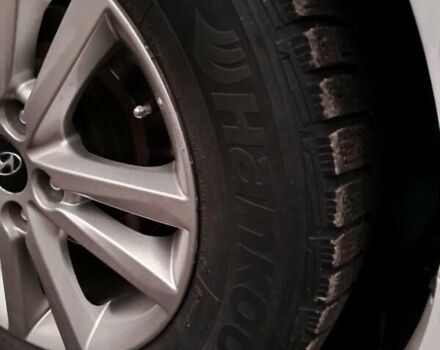 Белый Хендай Соната, объемом двигателя 2.4 л и пробегом 184 тыс. км за 10900 $, фото 13 на Automoto.ua