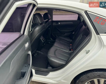 Белый Хендай Соната, объемом двигателя 2 л и пробегом 355 тыс. км за 9900 $, фото 27 на Automoto.ua