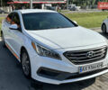 Белый Хендай Соната, объемом двигателя 2.36 л и пробегом 156 тыс. км за 11300 $, фото 1 на Automoto.ua