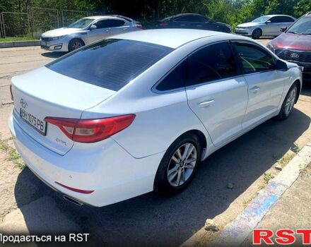 Білий Хендай Соната, об'ємом двигуна 2 л та пробігом 206 тис. км за 7500 $, фото 2 на Automoto.ua