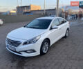Белый Хендай Соната, объемом двигателя 2 л и пробегом 190 тыс. км за 11500 $, фото 1 на Automoto.ua