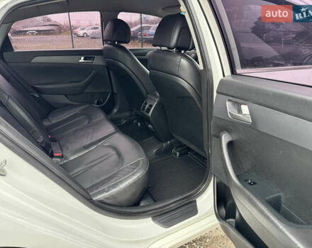 Белый Хендай Соната, объемом двигателя 2 л и пробегом 355 тыс. км за 9900 $, фото 10 на Automoto.ua