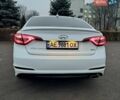 Белый Хендай Соната, объемом двигателя 2.4 л и пробегом 184 тыс. км за 10900 $, фото 7 на Automoto.ua