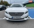 Білий Хендай Соната, об'ємом двигуна 2 л та пробігом 312 тис. км за 9300 $, фото 1 на Automoto.ua