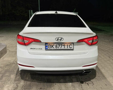 Белый Хендай Соната, объемом двигателя 2.36 л и пробегом 195 тыс. км за 8850 $, фото 2 на Automoto.ua