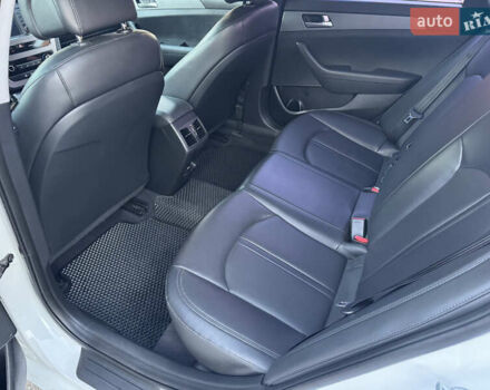 Білий Хендай Соната, об'ємом двигуна 2 л та пробігом 161 тис. км за 9999 $, фото 22 на Automoto.ua