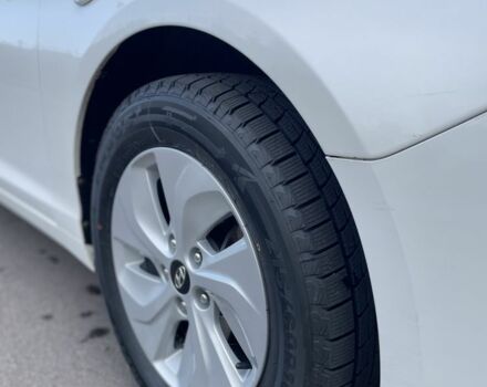 Білий Хендай Соната, об'ємом двигуна 2 л та пробігом 315 тис. км за 7950 $, фото 4 на Automoto.ua