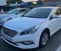 Белый Хендай Соната, объемом двигателя 2 л и пробегом 350 тыс. км за 7200 $, фото 1 на Automoto.ua
