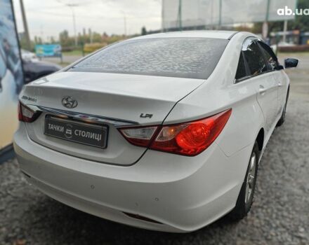 Білий Хендай Соната, об'ємом двигуна 2 л та пробігом 338 тис. км за 8500 $, фото 7 на Automoto.ua