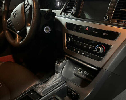 Белый Хендай Соната, объемом двигателя 2 л и пробегом 257 тыс. км за 9500 $, фото 9 на Automoto.ua