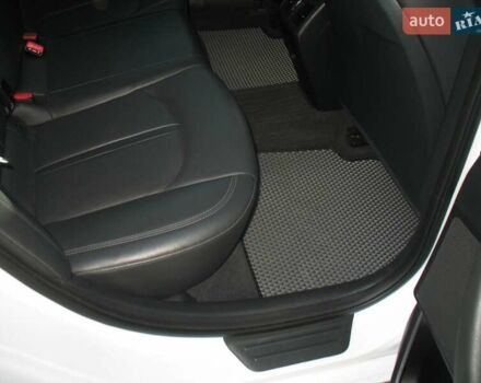 Білий Хендай Соната, об'ємом двигуна 2 л та пробігом 232 тис. км за 13600 $, фото 16 на Automoto.ua