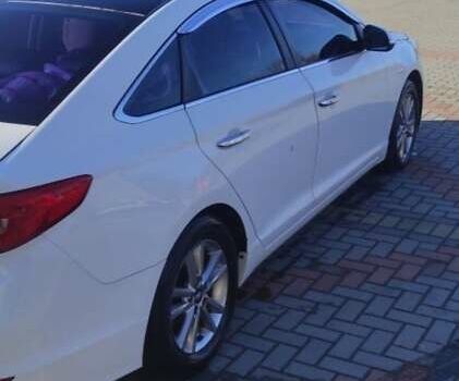 Белый Хендай Соната, объемом двигателя 2 л и пробегом 180 тыс. км за 10500 $, фото 6 на Automoto.ua