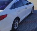 Белый Хендай Соната, объемом двигателя 2 л и пробегом 180 тыс. км за 10500 $, фото 6 на Automoto.ua