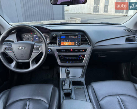 Білий Хендай Соната, об'ємом двигуна 2 л та пробігом 161 тис. км за 9999 $, фото 30 на Automoto.ua