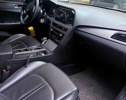 Білий Хендай Соната, об'ємом двигуна 2 л та пробігом 420 тис. км за 9500 $, фото 5 на Automoto.ua