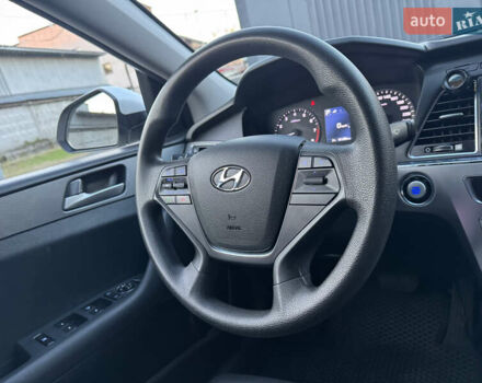 Білий Хендай Соната, об'ємом двигуна 2 л та пробігом 161 тис. км за 9999 $, фото 34 на Automoto.ua