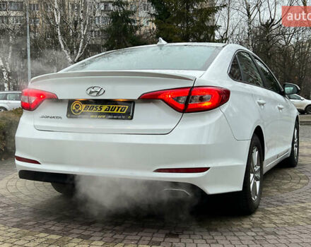 Белый Хендай Соната, объемом двигателя 2.36 л и пробегом 123 тыс. км за 9200 $, фото 6 на Automoto.ua