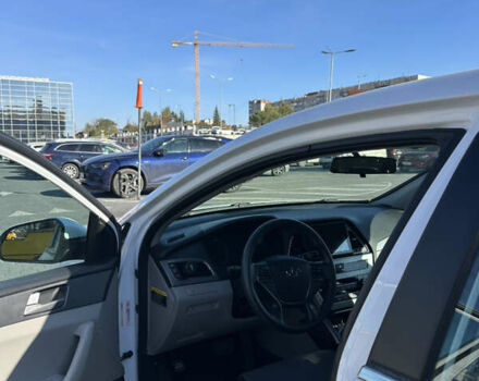 Хендай Соната 2016 в Львове на Automoto.ua Белый Хендай Соната, объемом двигателя 2.4 л и пробегом 123 тыс. км за 10999 $, фото 13 на Automoto.ua