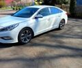 Белый Хендай Соната, объемом двигателя 2 л и пробегом 270 тыс. км за 12000 $, фото 1 на Automoto.ua
