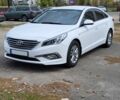 Белый Хендай Соната, объемом двигателя 2 л и пробегом 380 тыс. км за 9950 $, фото 1 на Automoto.ua