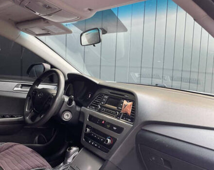 Білий Хендай Соната, об'ємом двигуна 2 л та пробігом 316 тис. км за 8800 $, фото 6 на Automoto.ua