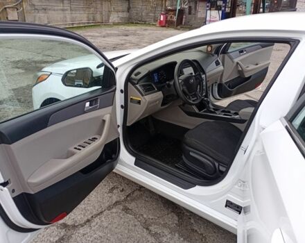 Белый Хендай Соната, объемом двигателя 2.4 л и пробегом 152 тыс. км за 10200 $, фото 7 на Automoto.ua