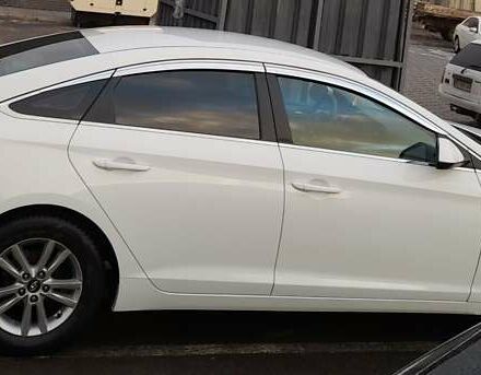 Білий Хендай Соната, об'ємом двигуна 2 л та пробігом 303 тис. км за 11500 $, фото 10 на Automoto.ua