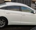 Білий Хендай Соната, об'ємом двигуна 2 л та пробігом 303 тис. км за 11500 $, фото 10 на Automoto.ua