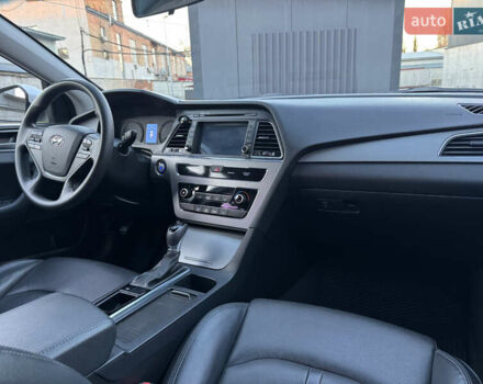 Білий Хендай Соната, об'ємом двигуна 2 л та пробігом 161 тис. км за 9999 $, фото 20 на Automoto.ua