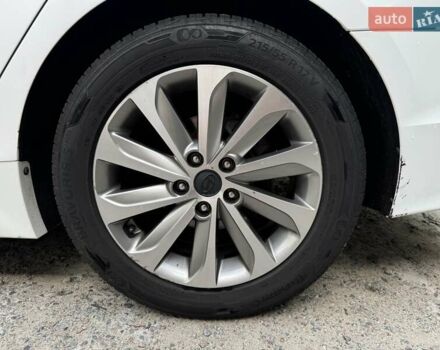 Белый Хендай Соната, объемом двигателя 2.36 л и пробегом 116 тыс. км за 11700 $, фото 8 на Automoto.ua