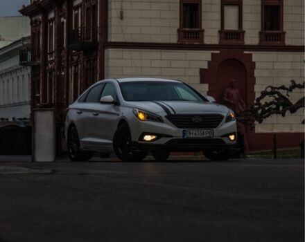 Белый Хендай Соната, объемом двигателя 2 л и пробегом 235 тыс. км за 11000 $, фото 7 на Automoto.ua