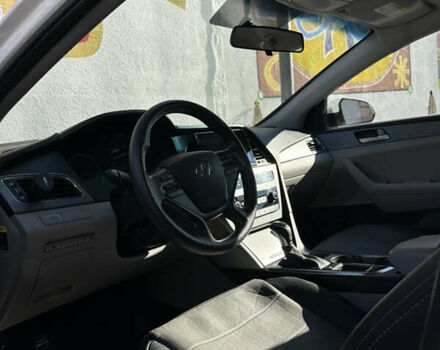 Хендай Соната 2016 в Львове на Automoto.ua Белый Хендай Соната, объемом двигателя 2.4 л и пробегом 123 тыс. км за 10999 $, фото 5 на Automoto.ua