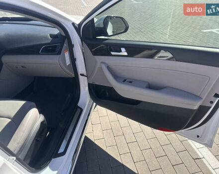 Белый Хендай Соната, объемом двигателя 2.36 л и пробегом 79 тыс. км за 17200 $, фото 28 на Automoto.ua